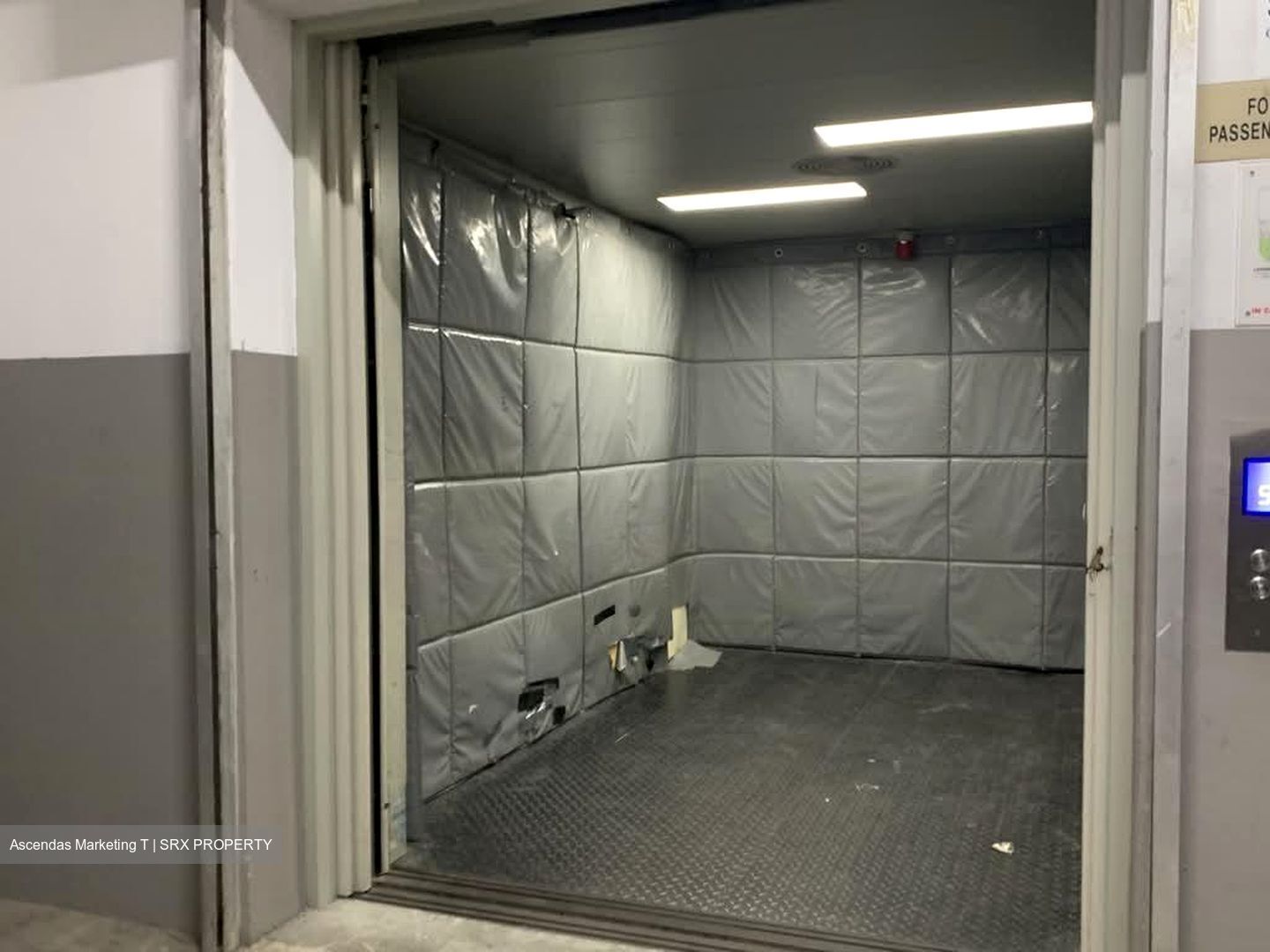 Toh Tuck Link (D21), Warehouse #563479361